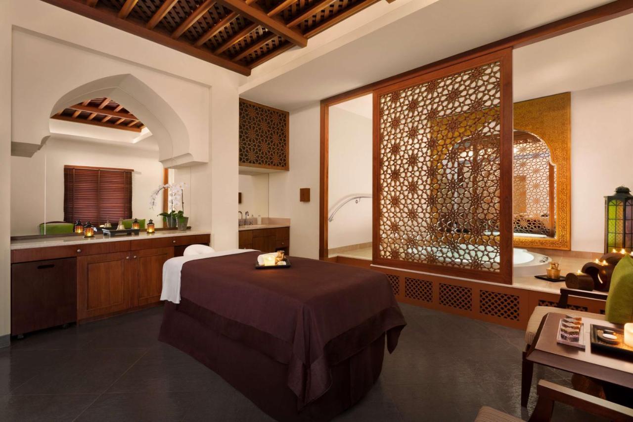 シャングリ ラ バール アル ジサ リゾート ＆ スパ マスカット エクステリア 写真 The spa at The Ritz-Carlton, Dubai