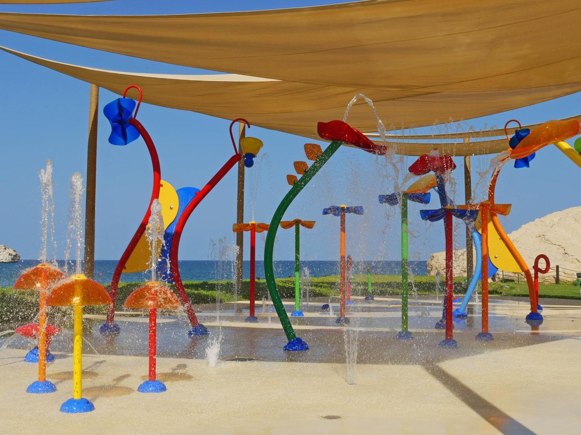 シャングリ ラ バール アル ジサ リゾート ＆ スパ マスカット エクステリア 写真 Splash pad in Al Khor, Qatar