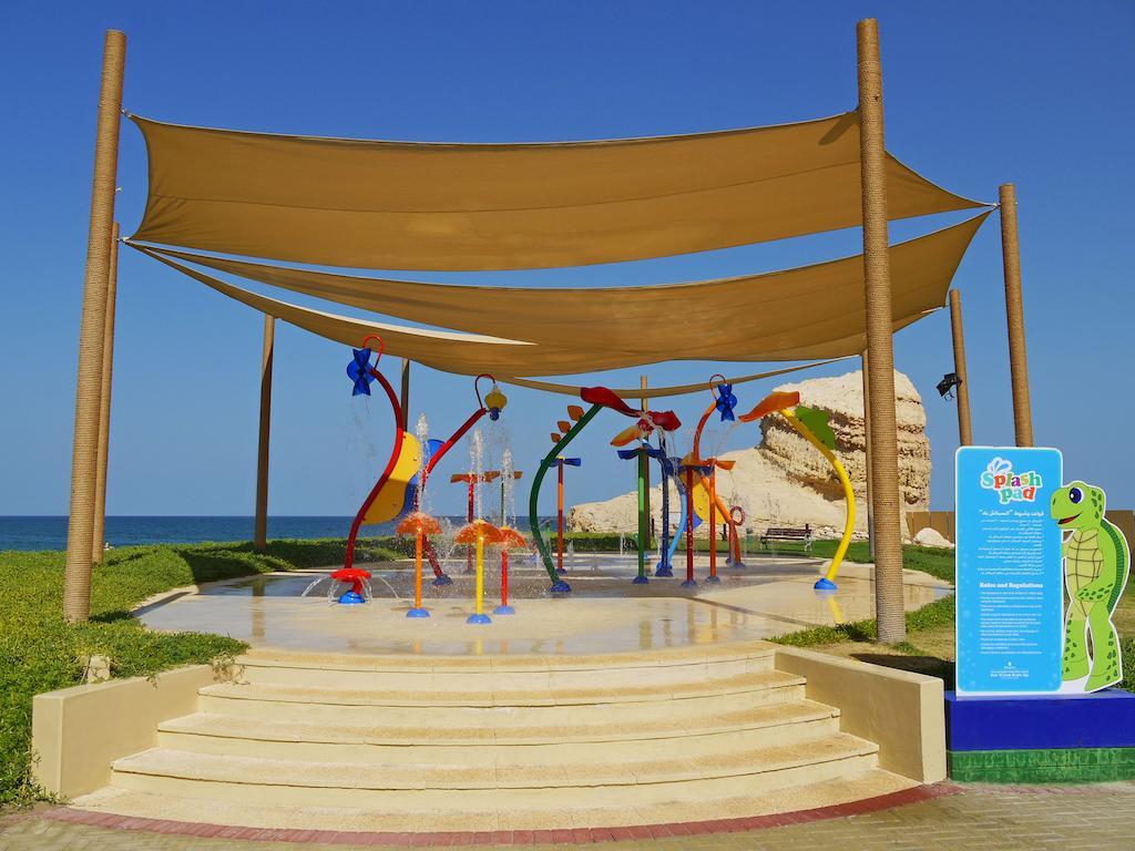 シャングリ ラ バール アル ジサ リゾート ＆ スパ マスカット エクステリア 写真 Children's water park